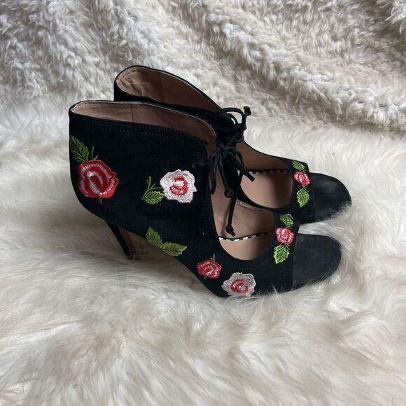 Betsey Johnson synthetic suede black lace up heels with embroidery floral SZ8.5 - Picture 1 of 10